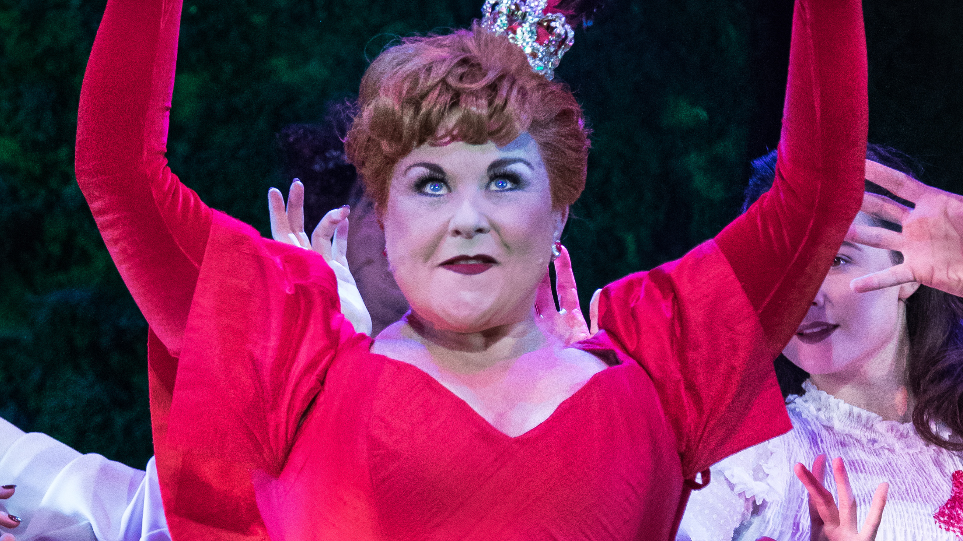 Wendi Peters stars in Wonderland at Milton Keynes Theatre